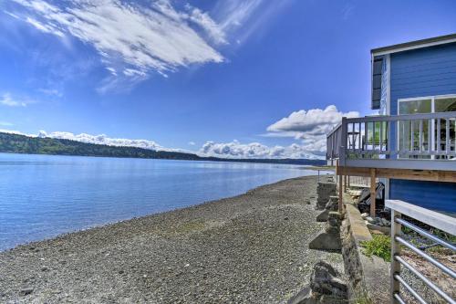 Waterfront Bremerton Getaway with Patio and Grill in Bremerton (WA) Waterfront Bremerton Getaway with Patio and Grill in Bremerton (WA)