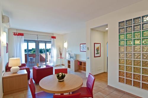 Facilities, Residence I Triangoli in Ostia Facilities, Residence I Triangoli in Ostia