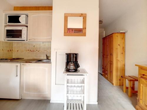 Studio lumineux avec acces direct aux pistes et balcon - FR-1-344-917 in Les Bruyeres Studio lumineux avec acces direct aux pistes et balcon - FR-1-344-917 in Les Bruyeres