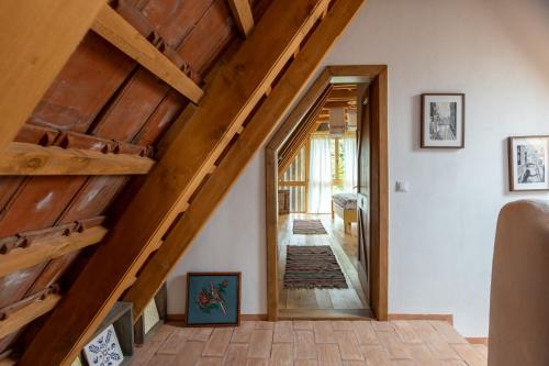 Bejárat, Viscri 32 - White Barn and Blue House in Viscri Bejárat, Viscri 32 - White Barn and Blue House in Viscri