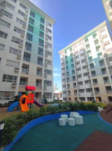 Parque infantil, Davao Condo 2BR Pool Wifi Netflix in Buhangin Parque infantil, Davao Condo 2BR Pool Wifi Netflix in Buhangin