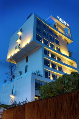 Entrance, Hotel Day Plus Teascape in East District Entrance, Hotel Day Plus Teascape in East District