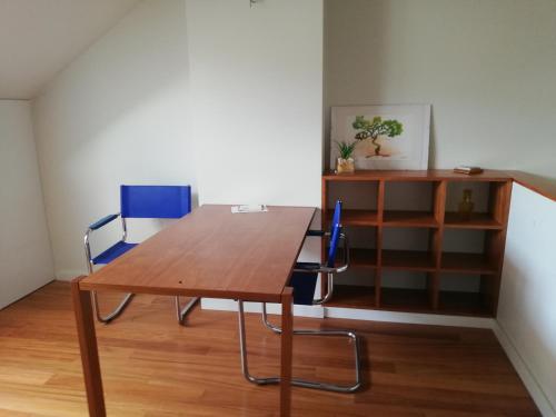 مركز الأعمال, Station House in Urgezes مركز الأعمال, Station House in Urgezes