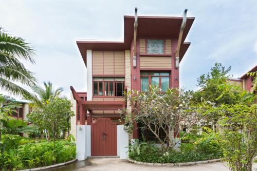 Entrance, Amatapura Beach Villa 12, SHA Certified near Fossil Shell Beach Entrance, Amatapura Beach Villa 12, SHA Certified near Fossil Shell Beach