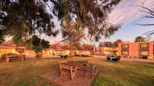 Hamilton Hume Motor Inn in Yass Hamilton Hume Motor Inn in Yass
