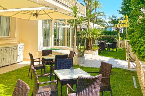 HOTEL PIGALLE in Forte Dei Marmi HOTEL PIGALLE in Forte Dei Marmi