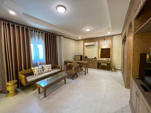 Huen Him Kong Hotel Phrae in ياي Huen Him Kong Hotel Phrae in ياي
