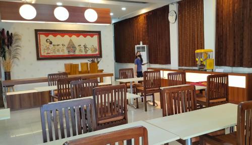 Restaurant, Golden Ganesha Hotel Yogyakarta in Banguntapan Restaurant, Golden Ganesha Hotel Yogyakarta in Banguntapan