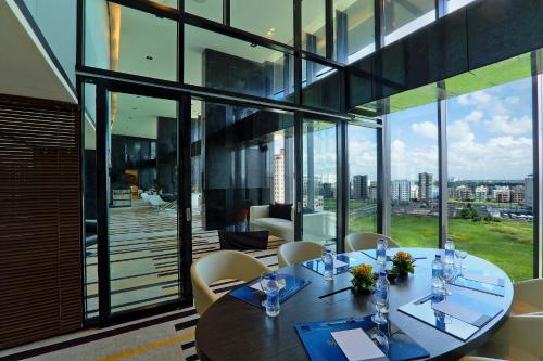 Бизнес Центр , Novotel Kolkata Hotel & Residences - An AccorHotels Brand in Калькутта Бизнес Центр , Novotel Kolkata Hotel & Residences - An AccorHotels Brand in Калькутта