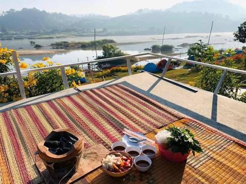 แม่ป้อมโฮมสเตย์ ลานกางเต้นท์ริมโขง in Sangkhom แม่ป้อมโฮมสเตย์ ลานกางเต้นท์ริมโขง in Sangkhom