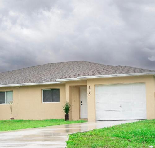 Small town big deal in Lehigh Acres (FL) Small town big deal in Lehigh Acres (FL)