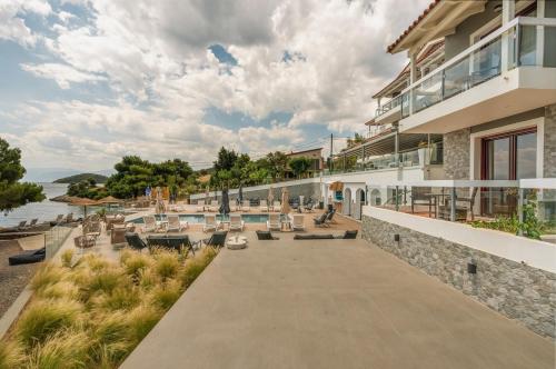 숙소 외관, Trizonia Bay Hotel in 네아 트리조니아 숙소 외관, Trizonia Bay Hotel in 네아 트리조니아