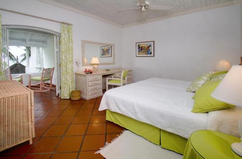 Emerald Beach 2 - Allamanda in Speightstown Emerald Beach 2 - Allamanda in Speightstown