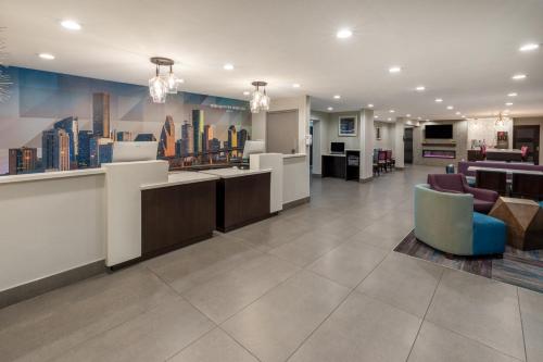 ردهة, La Quinta Inn & Suites by Wyndham Houston NW Brookhollow in شمال هيوستن ردهة, La Quinta Inn & Suites by Wyndham Houston NW Brookhollow in شمال هيوستن