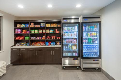 متاجر, La Quinta Inn & Suites by Wyndham Houston NW Brookhollow in شمال هيوستن متاجر, La Quinta Inn & Suites by Wyndham Houston NW Brookhollow in شمال هيوستن