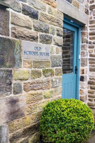 Beautiful cosy cottage by a babbling brook in Hollinsclough Beautiful cosy cottage by a babbling brook in Hollinsclough