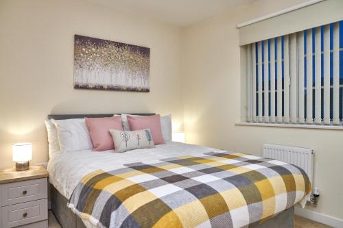 Kiln - Beautiful 4 bedroom house with parking!