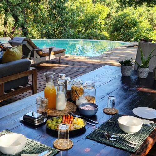 Mat og drikke, Leopard's Lair Bush Lodge in Hoedspruit Mat og drikke, Leopard's Lair Bush Lodge in Hoedspruit
