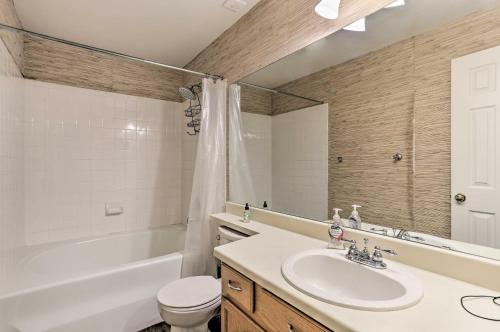 Cozy Centennial Condo about 15 Mi to Downtown Denver! in Greenwood Village (CO) Cozy Centennial Condo about 15 Mi to Downtown Denver! in Greenwood Village (CO)