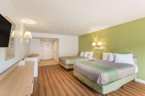 Motel 6 Hemet in Hemet (CA) Motel 6 Hemet in Hemet (CA)