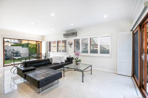 Sth Cronulla Ocean Side hideaway Steps from beach in Cronulla Sth Cronulla Ocean Side hideaway Steps from beach in Cronulla