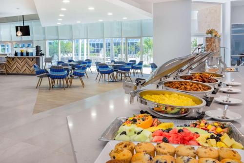 Đồ ăn và thức uống, Holiday Inn Resort Kissimmee by the Parks By IHG in Orlando (FL) Đồ ăn và thức uống, Holiday Inn Resort Kissimmee by the Parks By IHG in Orlando (FL)