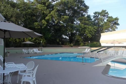 Clarion Pointe Morrow - Atlanta South in Morrow (GA) Clarion Pointe Morrow - Atlanta South in Morrow (GA)