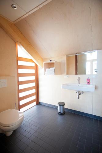 Bathroom, Bed & Coffee Skilleplaatsje in Texel Bathroom, Bed & Coffee Skilleplaatsje in Texel