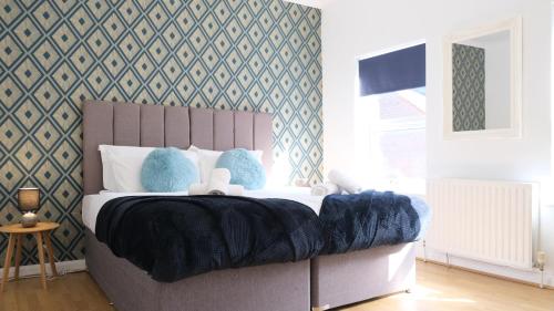 Spacious Contractor House & Luton Town Centre & LLA by Comfy Workers in Luton Airport Spacious Contractor House & Luton Town Centre & LLA by Comfy Workers in Luton Airport