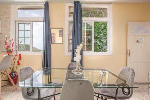 Előcsarnok, Appartement La Source -Calme avec belle vue mer in Les Trois Ilets Előcsarnok, Appartement La Source -Calme avec belle vue mer in Les Trois Ilets