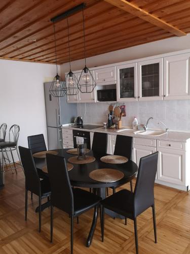 Sadržaji, Vila su sauna ir kubilu gamtos apsuptyje in Priekule Sadržaji, Vila su sauna ir kubilu gamtos apsuptyje in Priekule