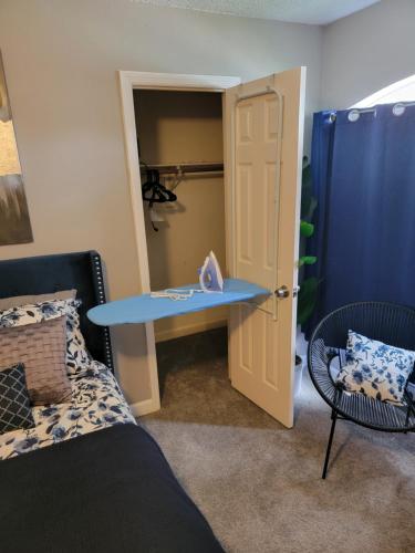 Fully furnished Private room in quite neighborhood in 플라워 마운드 Fully furnished Private room in quite neighborhood in 플라워 마운드
