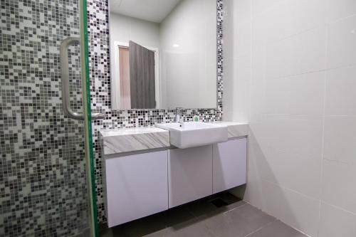 M Suites Jalan Ampang by Plush near Jelatek LRT Station M Suites Jalan Ampang by Plush near Jelatek LRT Station