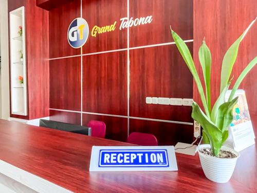 RedDoorz Plus @ Grand Tabona Hotel Ternate in Kastela RedDoorz Plus @ Grand Tabona Hotel Ternate in Kastela
