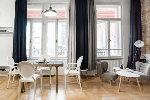 Designer Dream Home At The St. Stephen Basilica