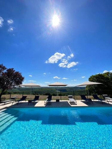 مسبح, Hotel Les Vieilles Tours Rocamadour in Rocamadour مسبح, Hotel Les Vieilles Tours Rocamadour in Rocamadour