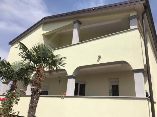 7 PALMI Novigrad in บูซิเนีย 7 PALMI Novigrad in บูซิเนีย