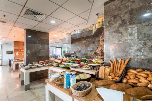 Food and beverages, Aviv Holiday Flat in Lakeside City Center Food and beverages, Aviv Holiday Flat in Lakeside City Center