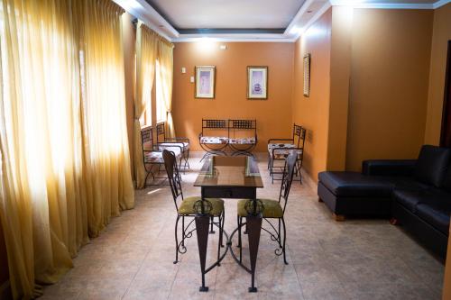 Bar/ Salón, Hotel Plaza CA in Merida Bar/ Salón, Hotel Plaza CA in Merida