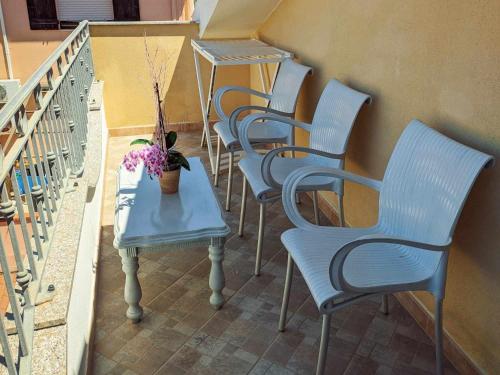 Appartamento vicino spiaggia di Maria Pia 4 camere 4 bagni per 9 persone in Maria Pia Appartamento vicino spiaggia di Maria Pia 4 camere 4 bagni per 9 persone in Maria Pia