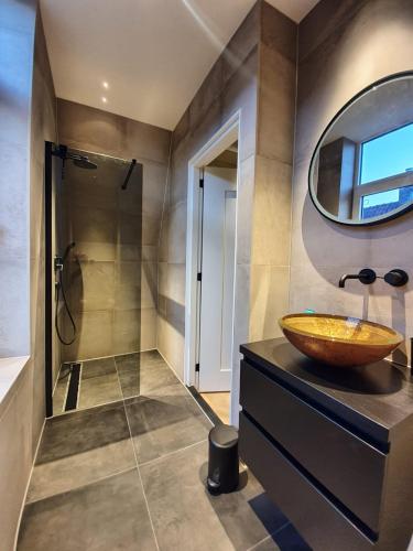 Super de luxe privékamer op een toplocatie - Room 2 (Super de luxe privekamer op een toplocatie - Room 2) in Егмонт аан Зее Super de luxe privékamer op een toplocatie - Room 2 (Super de luxe privekamer op een toplocatie - Room 2) in Егмонт аан Зее