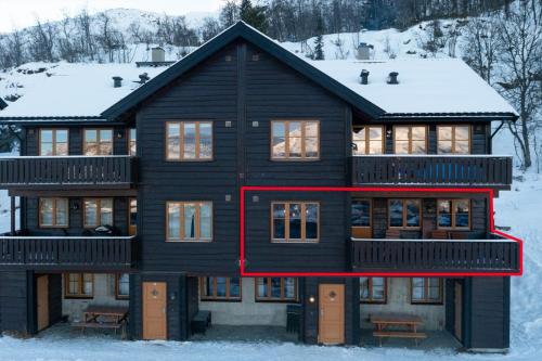 Hemsedal-Toppen av Skarsnuten in חמסדאל Hemsedal-Toppen av Skarsnuten in חמסדאל