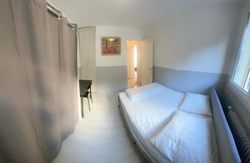 Guestroom, Boost Your Immo La Rouviere Marseille 9E6 in Redon Guestroom, Boost Your Immo La Rouviere Marseille 9E6 in Redon