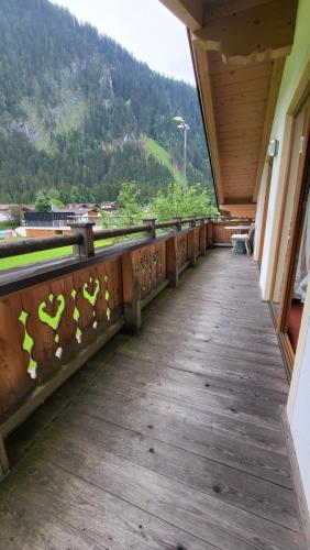 Erkély/terasz, Haus Wechselberger in Mayrhofen Erkély/terasz, Haus Wechselberger in Mayrhofen