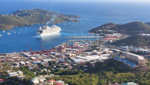 Aussicht, One Seven Solberg in Charlotte Amalie Aussicht, One Seven Solberg in Charlotte Amalie