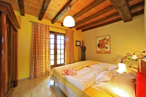 This photo about Au Jardin Fleuri shared on HyHotel.com