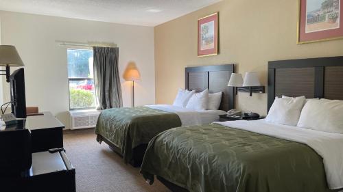 Hotellihuone, COMFORT INN SURFSIDE BEACH in Surfside ranta Hotellihuone, COMFORT INN SURFSIDE BEACH in Surfside ranta