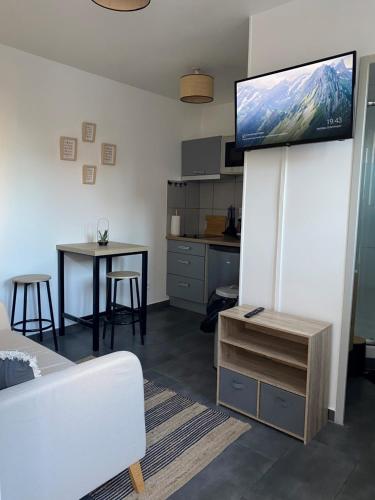 Shared lounge/TV area, Superbe appartement a theme proche paris in Noisy-le-Sec Shared lounge/TV area, Superbe appartement a theme proche paris in Noisy-le-Sec