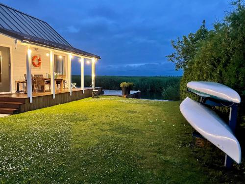Kert, Baltic Waterfront Yacht House - PRIVATE Garden & Watersports Included in Lunowo Kert, Baltic Waterfront Yacht House - PRIVATE Garden & Watersports Included in Lunowo