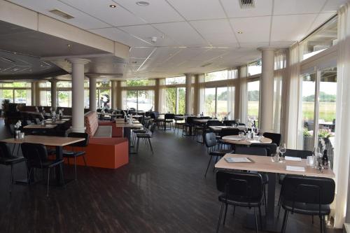 Restaurace, Fletcher Duinhotel Hotel Burgh Haamstede in Schouwen-Duiveland Restaurace, Fletcher Duinhotel Hotel Burgh Haamstede in Schouwen-Duiveland